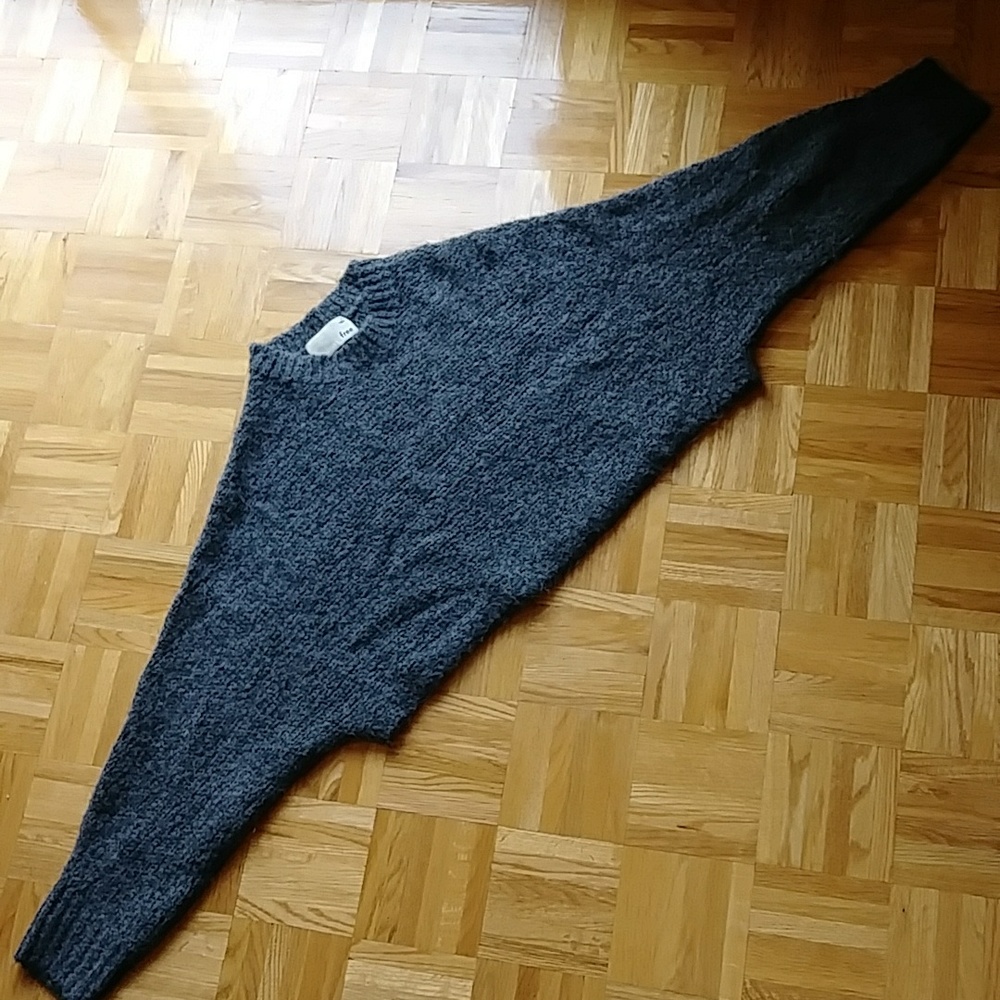 Wilfred Free Aritzia Lolan cropped Alpaca wool blend sweater - Picture 2 of 7